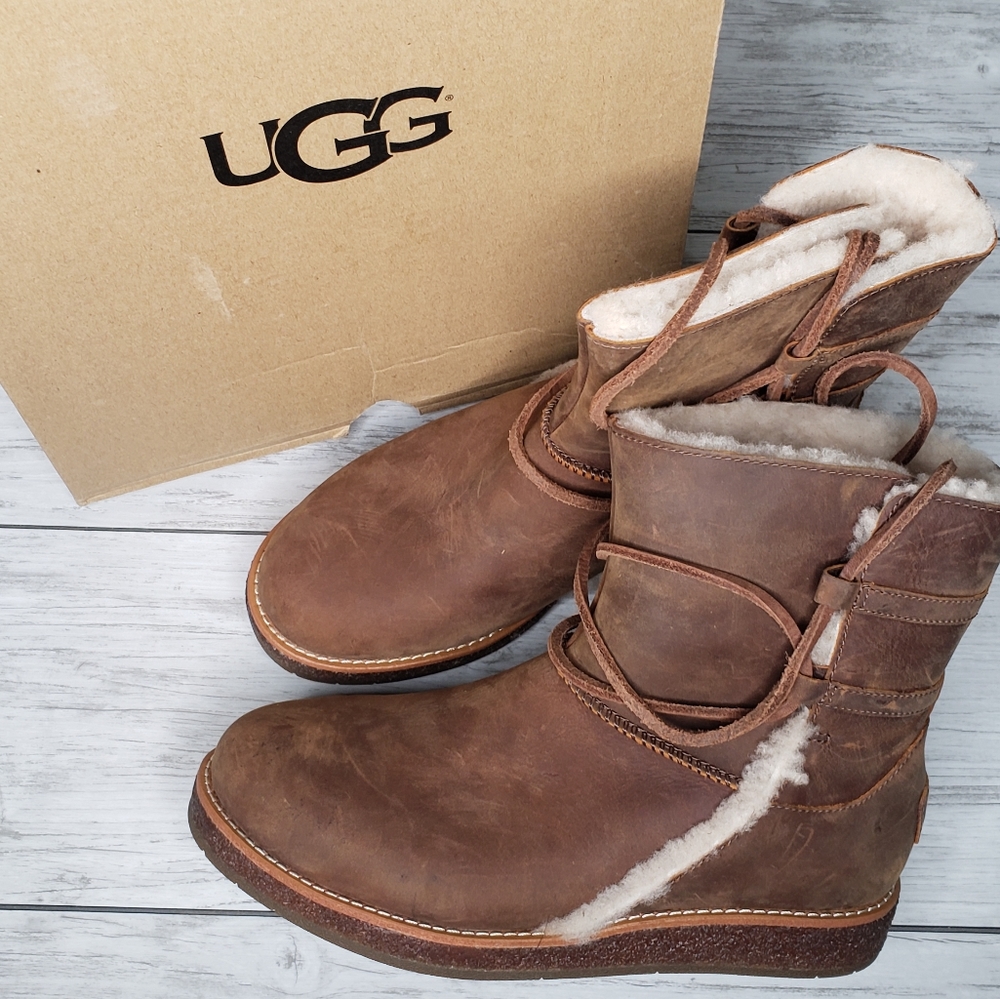 Ugg Luisa Boots Sheepskin Leather size 6.5  - runs small